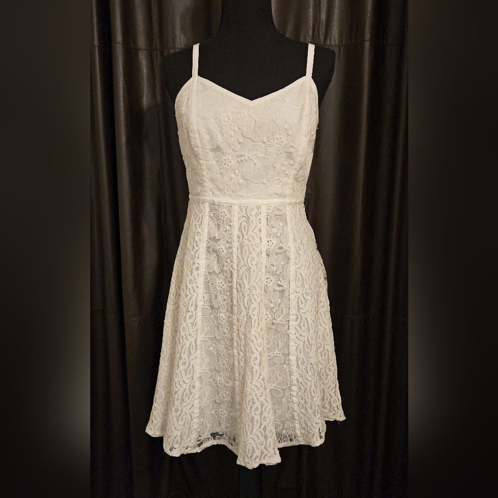 Forever 21 White Lace Mini Fit and Flare Skater Sundress - Size SMALL - Picture 2 of 11
